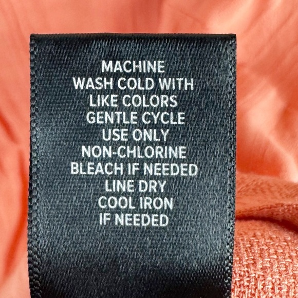 Torrid Coral Crabapple Textured Woven Tie-Front Top Size 00 10, M/L - Picture 10 of 13